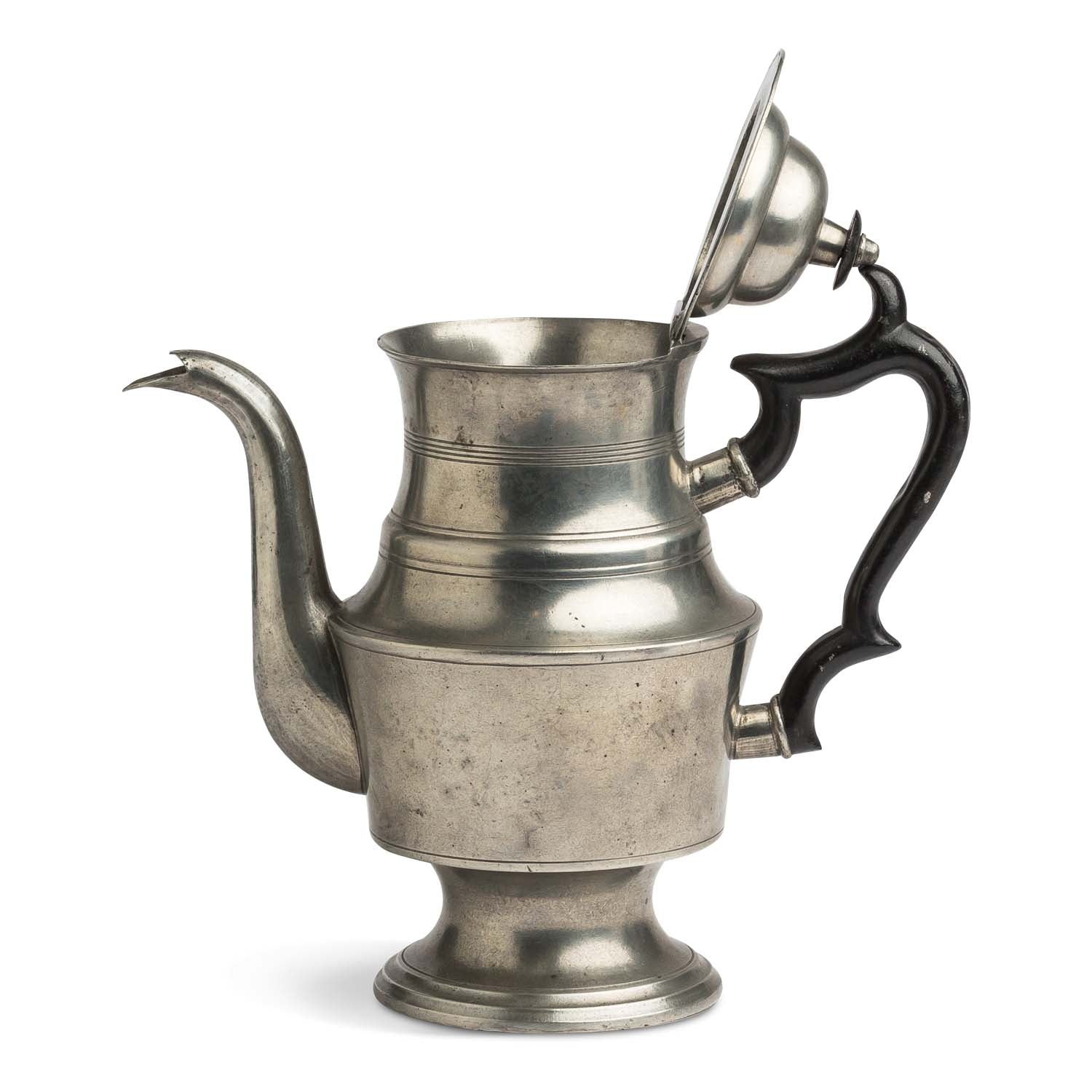 Middletown, Connecticut Pewter Teapot, 19th c Eleish Van Breems Home