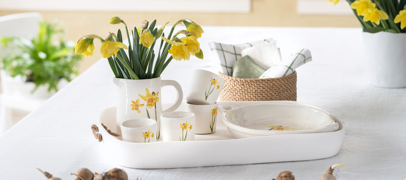 Daffodil Dinnerware Collection