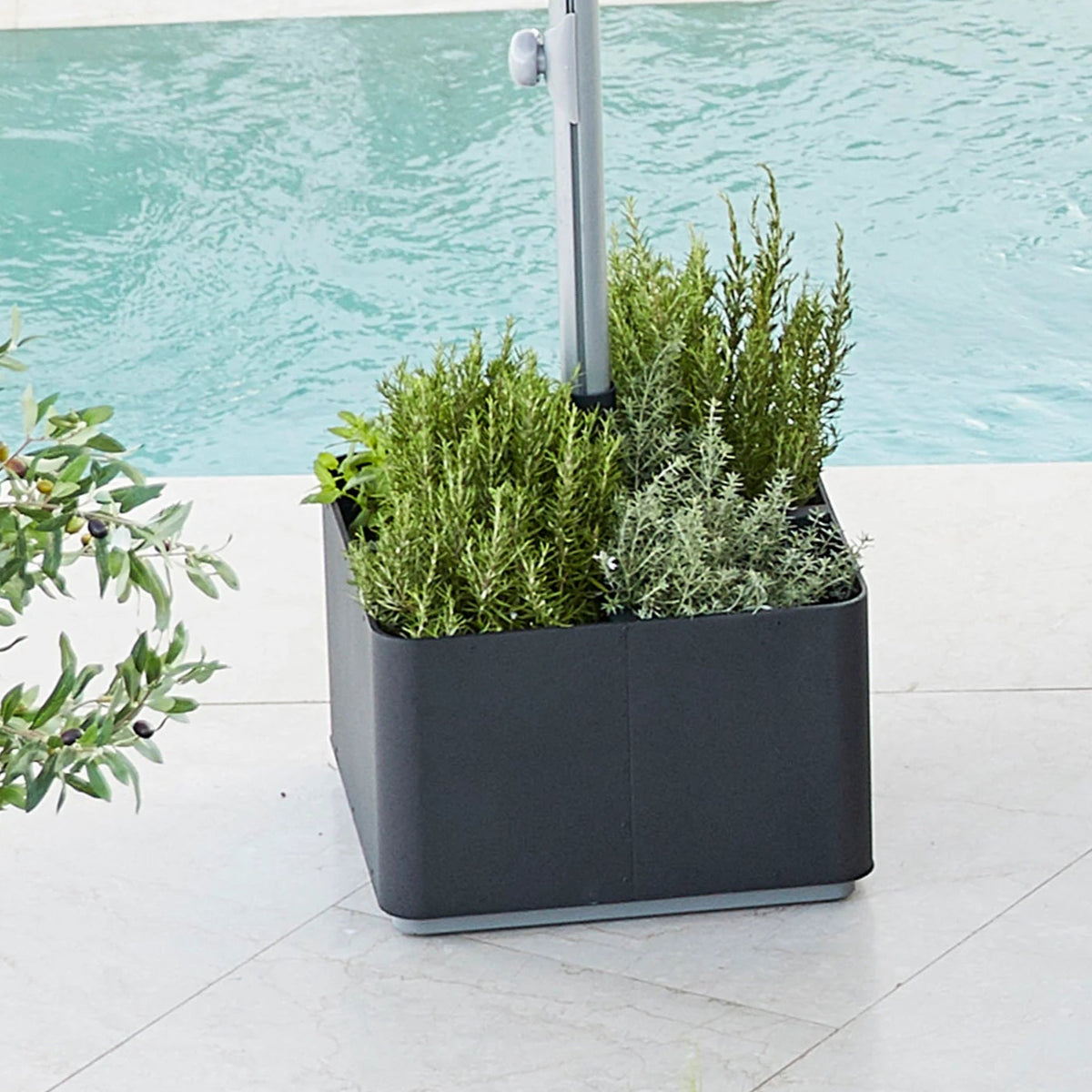 Grow Parasol Base With Wheels Eleish Van Breems Home