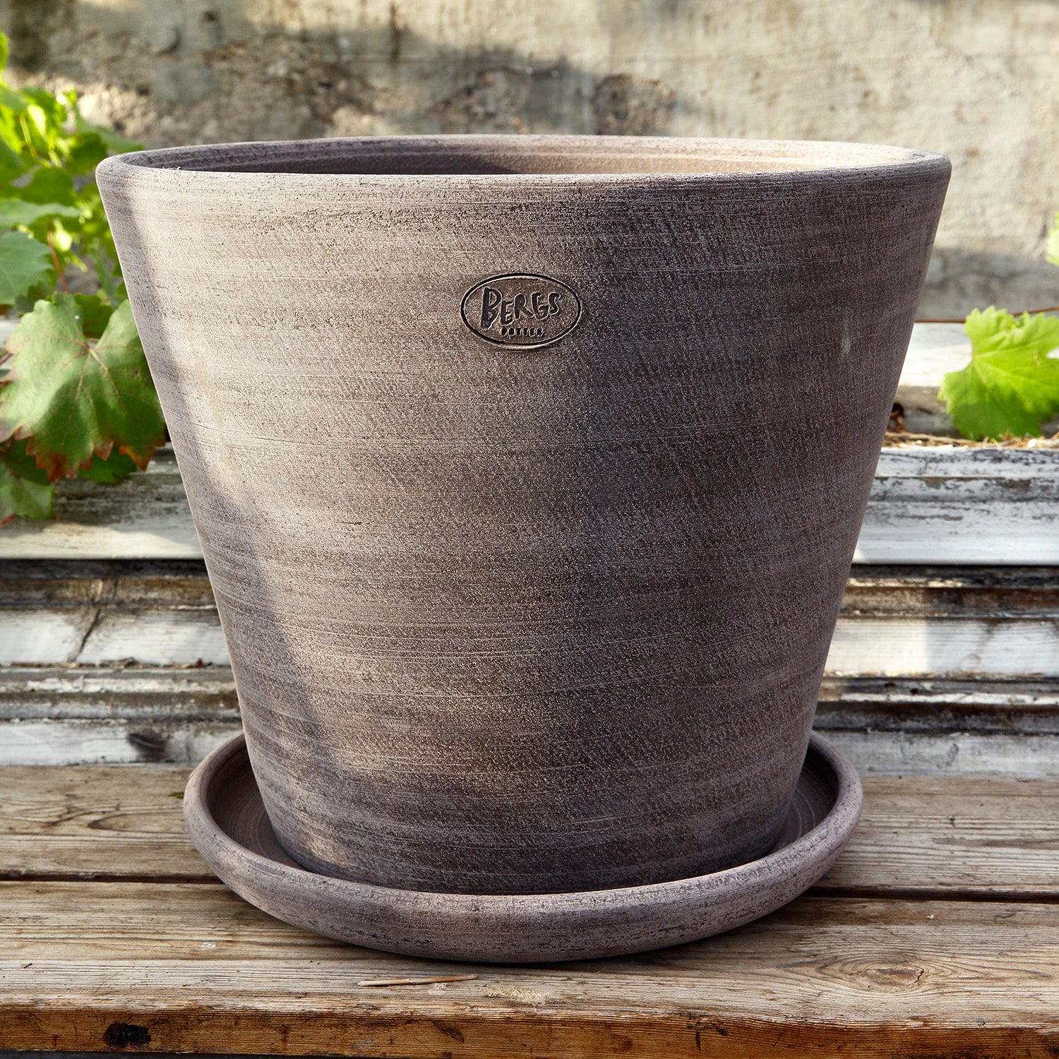 Julie Raw Edge Terracotta Pot Eleish Van Breems Home