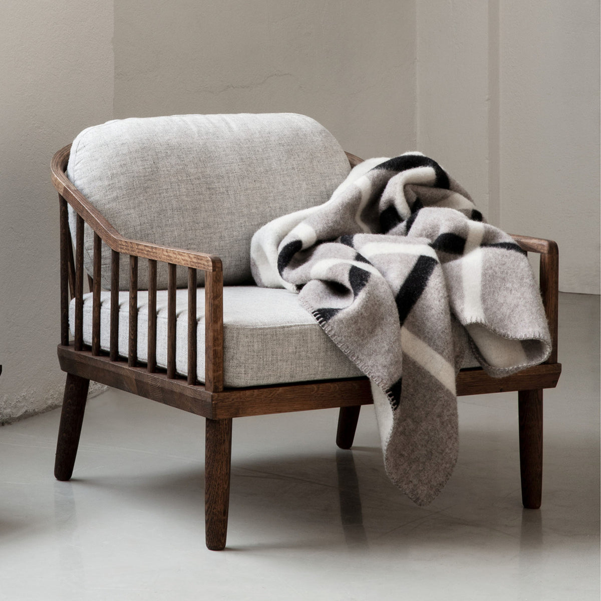 Knut Throw Eleish Van Breems Home