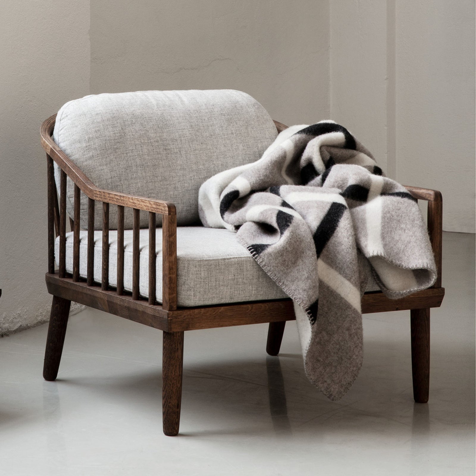 Knut Throw Eleish Van Breems Home