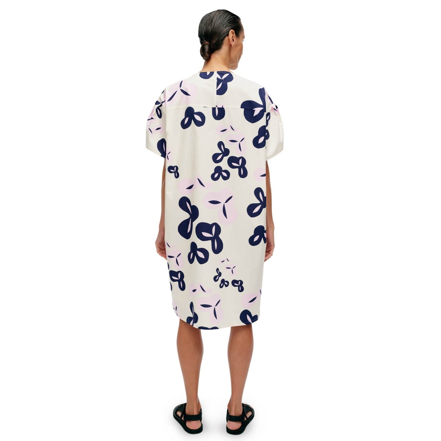 Marimekko Avomeri Poiminto Cotton Dress, Off White, Light Pink & Navy - Eleish Van Breems Home Marimekko Avomeri Poiminto Cotton Dress, Off White, Light Pink & Navy - Eleish Van Breems Home