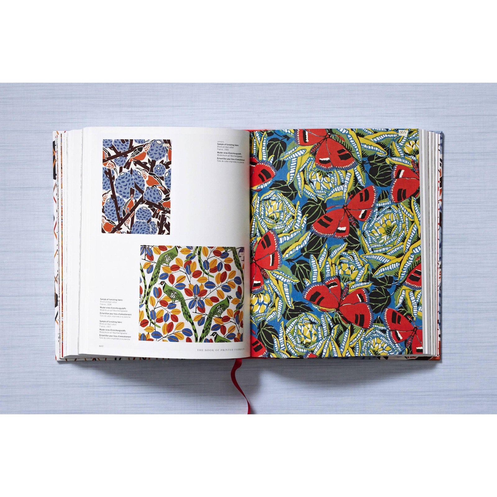 The Book of Printed Fabrics. From the 16th Century Until Today (German, French, English) Eleish Van Breems Home
