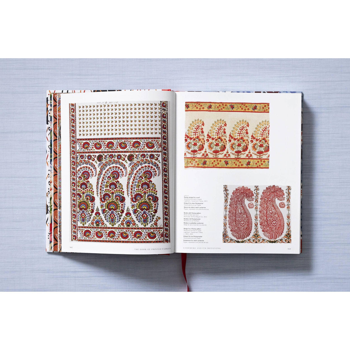 The Book of Printed Fabrics. From the 16th Century Until Today (German, French, English) Eleish Van Breems Home
