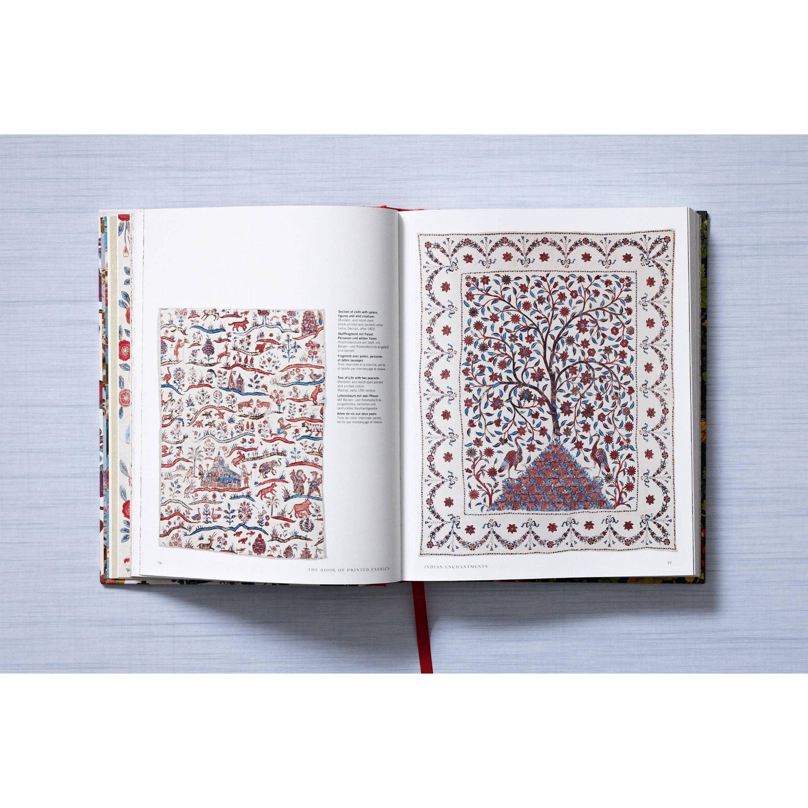 The Book of Printed Fabrics. From the 16th Century Until Today (German, French, English) Eleish Van Breems Home