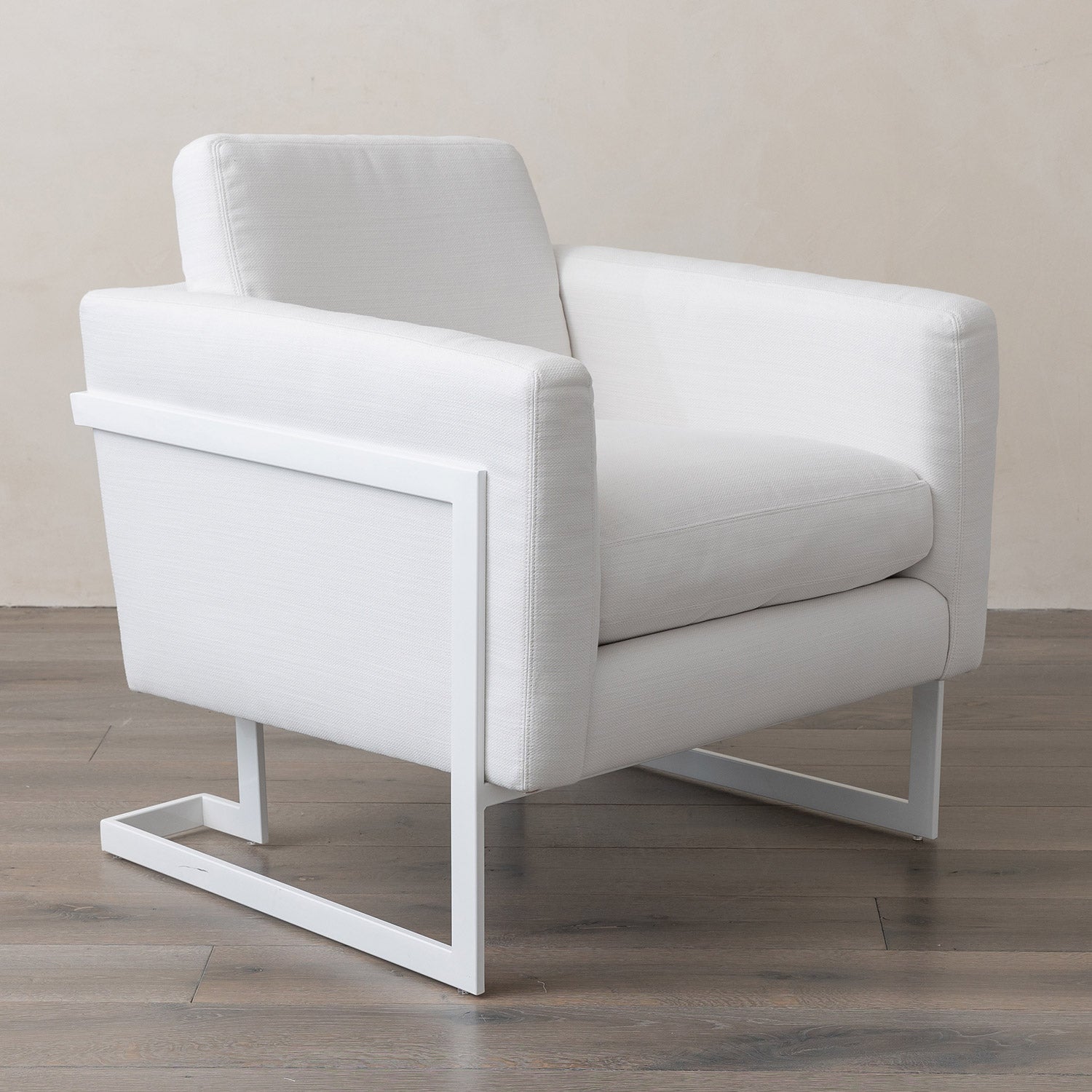 Reef Outdoor Chair in Fresno Alabaster
