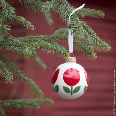 Porcelain Ornament in Lingonberry Eleish Van Breems Home